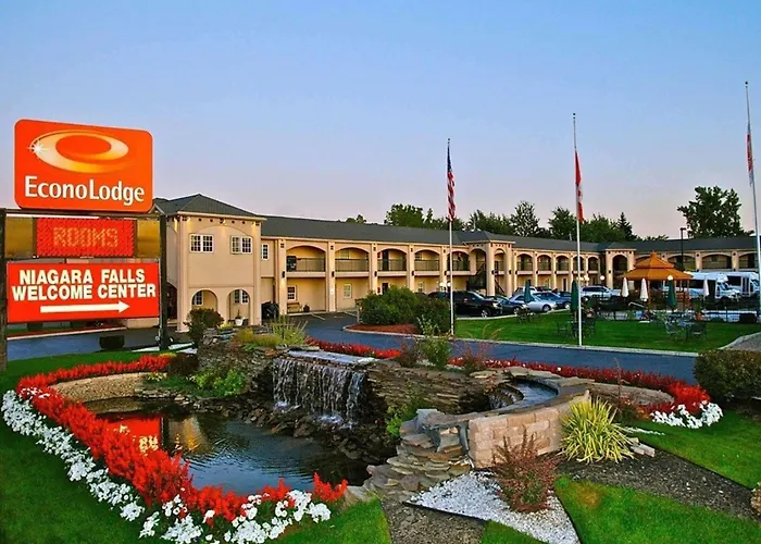 Cabin: Econo Lodge At The Falls North